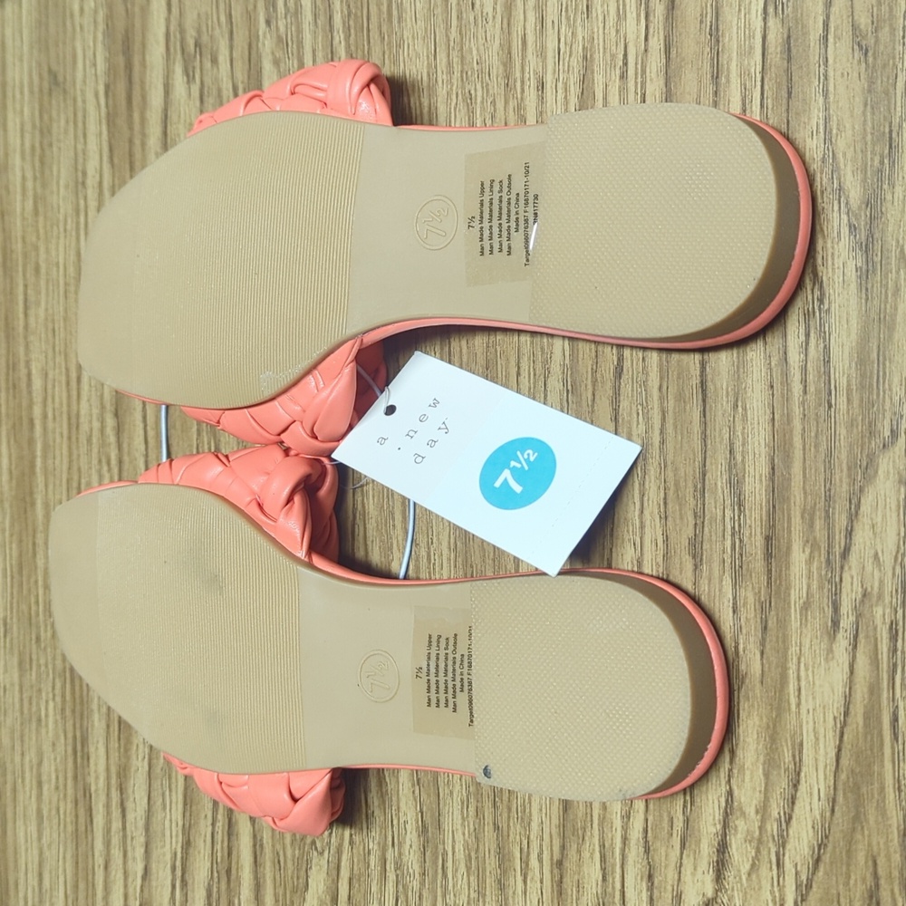 a new day ladies 7.5 pink sandals NWT slides - Picture 3 of 4